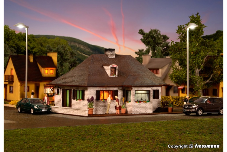 Vollmer 49219 Bungalow HO/OO Gauge Plastic Kit Night