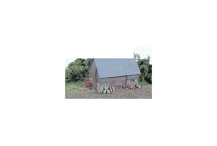 Wills Kits SSAM100 Farmyard Junk OO Gauge White Metal Kit